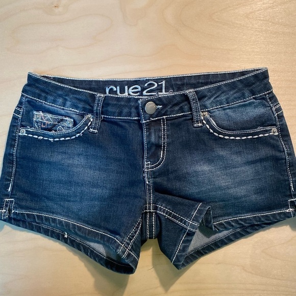 Rue 21 Jean Shorts Size 3/4 (GQ) - Picture 7 of 15